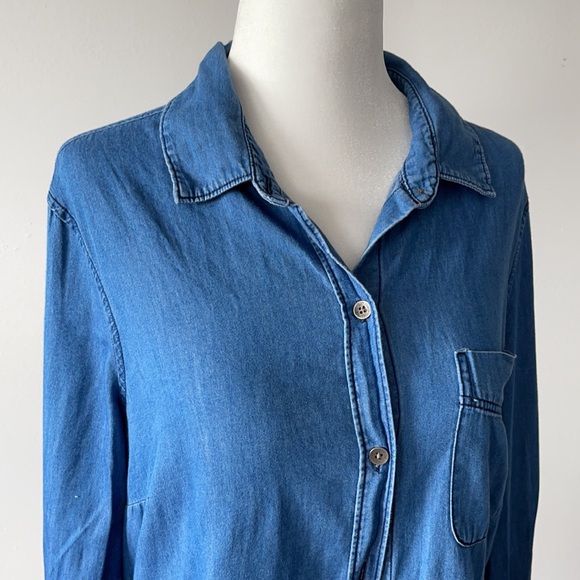 Classic Old Navy Button Down (medium) - Picture 2 of 6